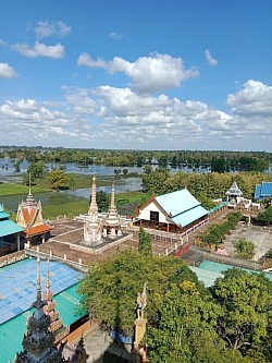 เยี่ยมชมมุมสูงวัดพระธาตุเรืองรอง น้ำท่วมปี65