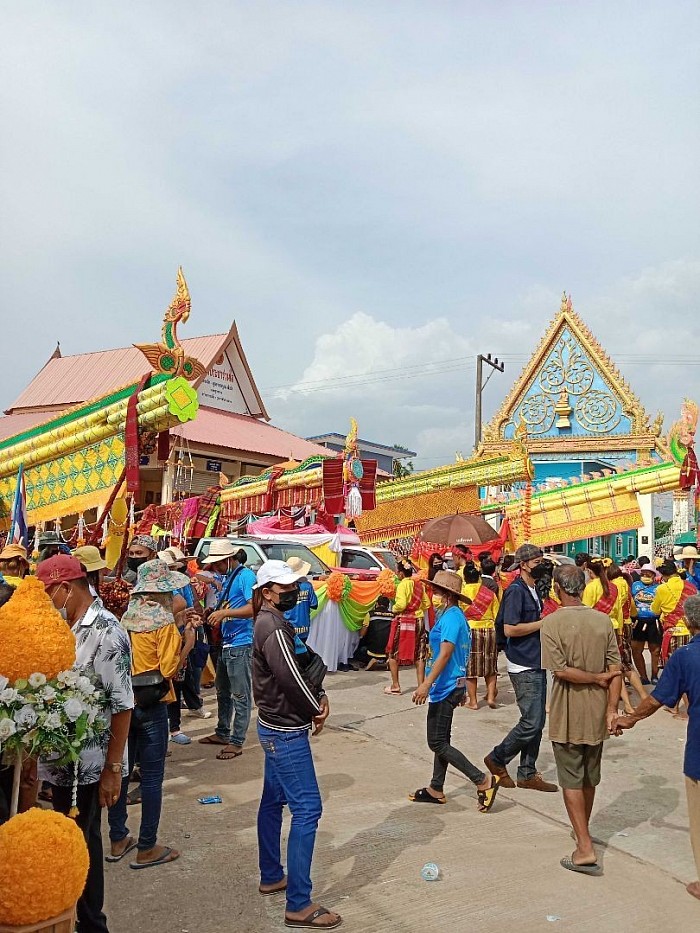 ชมประเพณีบุญบั้งไฟที่บ้านโพนเขวา ศรีสะเกษ